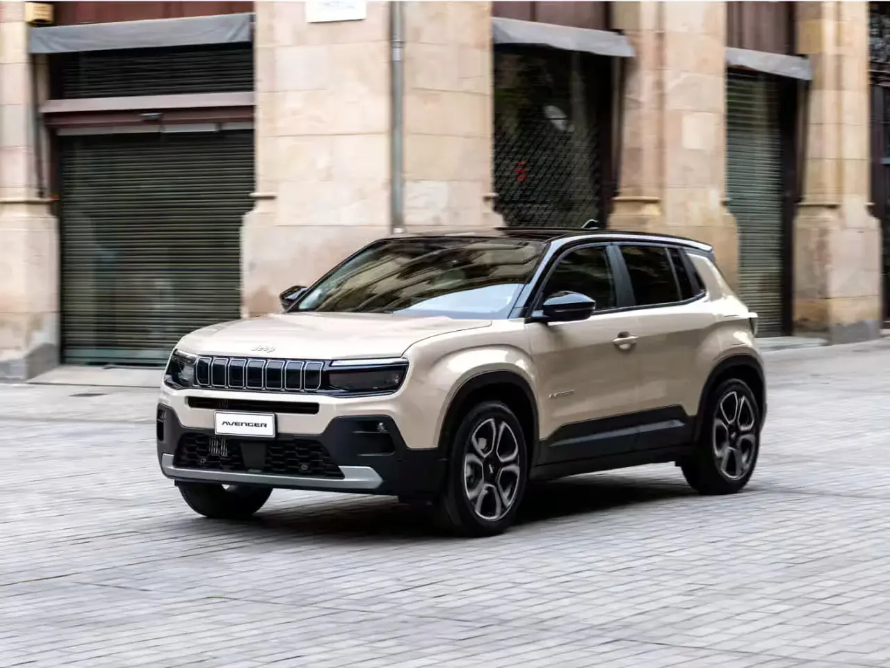 JEEP-AVENGER-MHEV-MY25-1280X960-HEADLIGHTS