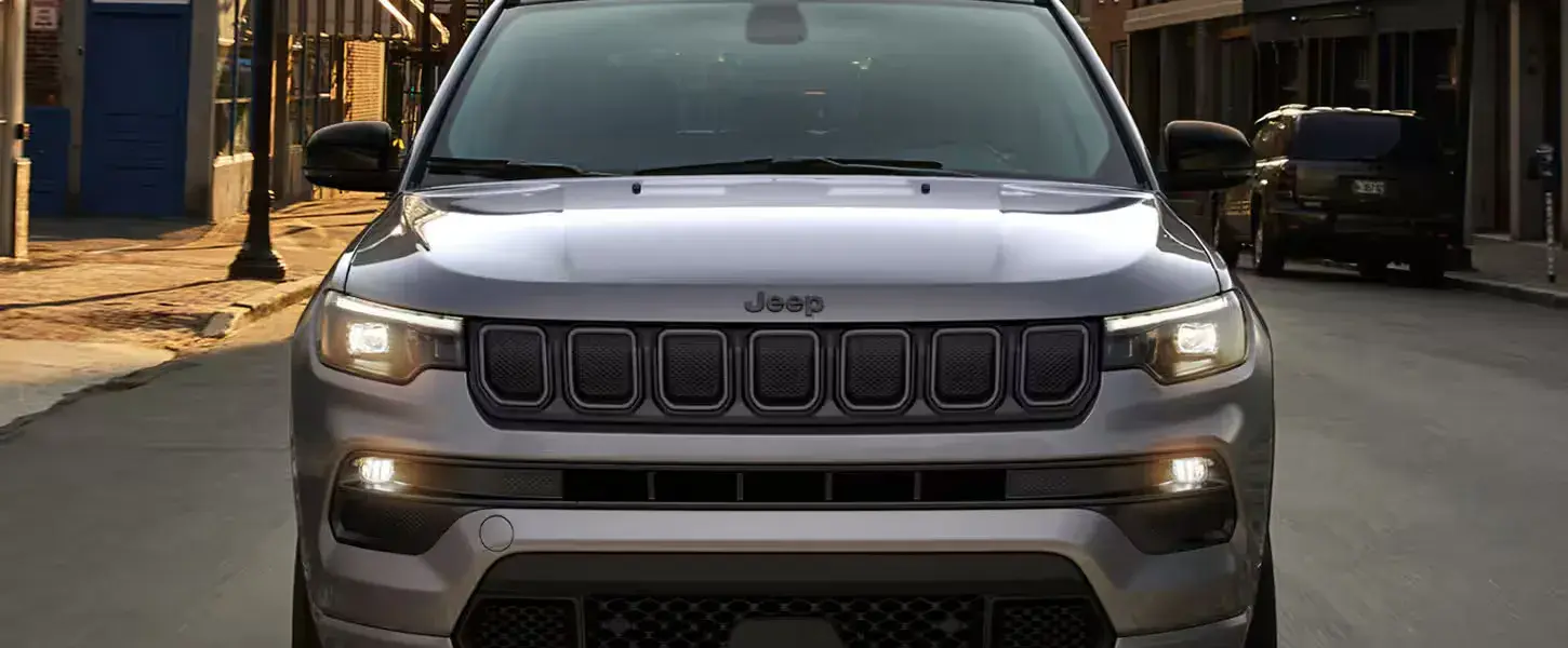 XMY23-Compass-Exterior-Comparison-Slider-Led-Headlamps-Day-Desktop_webp